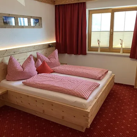 Apartment Landhaus Rieder Im Zillertal - Apart Arena Blick